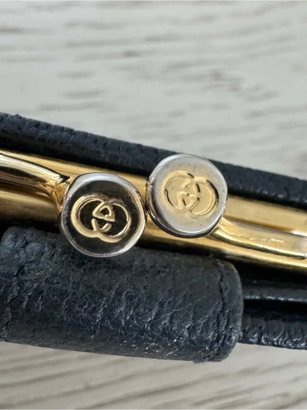 Gucci Monogram Compact Card Case in Beige and Black with Gold Logo